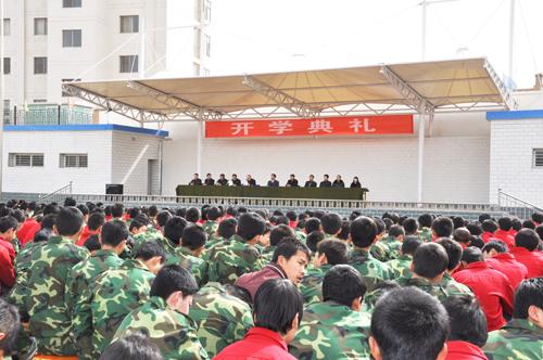 我校隆重举行2011年春季开学典礼